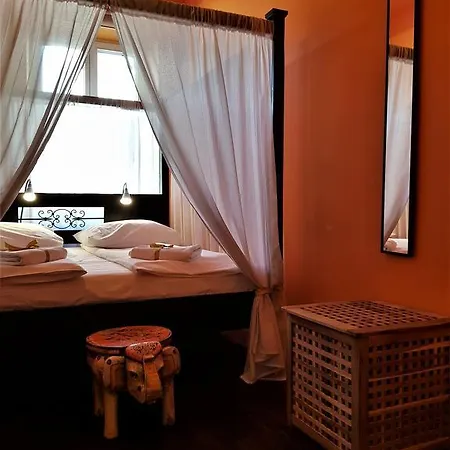 Chmielna 4* ワルシャワ